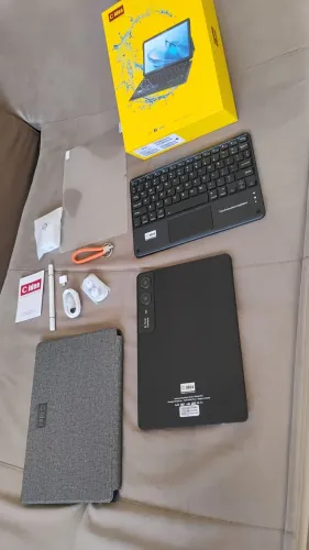 TABLET COM TECLADO E CAPINHA -R$750