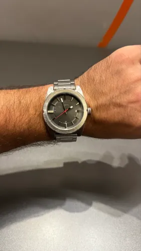 Relogio Diesel original - aço inoxidavel - visual robusto e estiloso