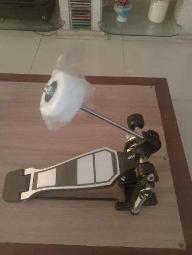Pedal de Bumbo novo na caixa