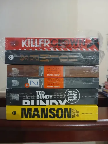 Livros Darkside, crime scene, biografia psicopatas