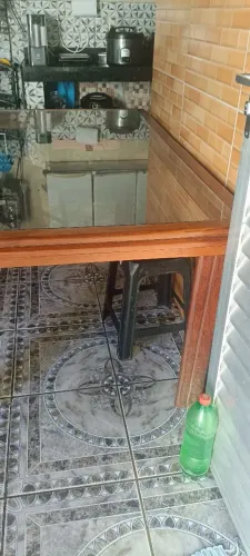 Mesa madeira com vidro