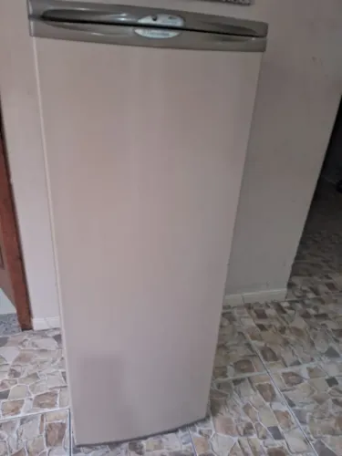 Vendo freezer electrolux