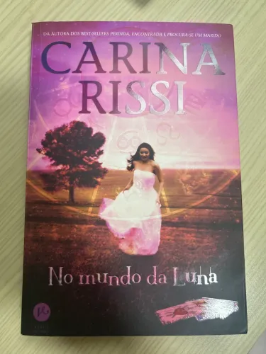 No mundo da Luna, de Carina Rissi