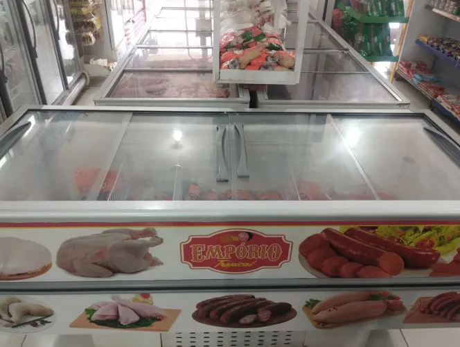 Ilha expositora de congelados 2 metros