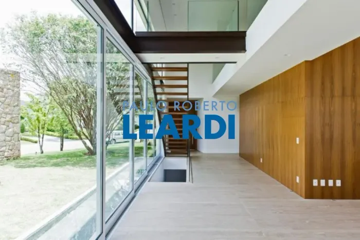 CASA EM CONDOMÍNIO - TAMBORÉ - SP