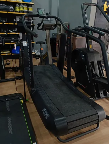 Esteira Curva Mecânica Assault RUNNER PRO