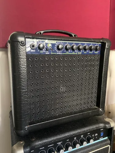 Amplificador Meteoro Absolut para guitarra