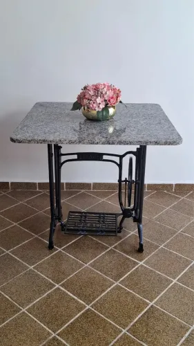 Pé de máquina com mármore 80x80