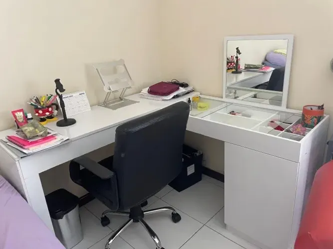 Escrivaninha , mesa escritorio com penteadeira