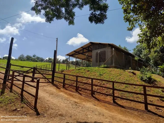 Área para condomínio ou desdobro. - fácil urbanização.