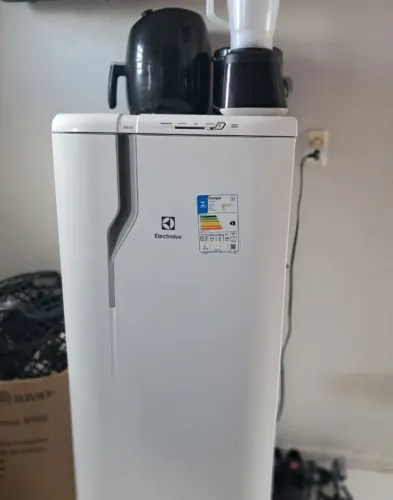 Geladeira Electrolux RE31 - Excelente Estado