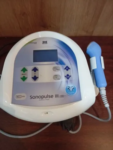 Aparelho utilizado em clínica de fisioterapia, para realizar fisioterapia 
