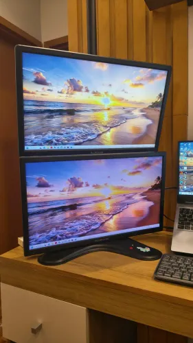 2 monitores Bluecase 21 polegadas com suporte como na foto