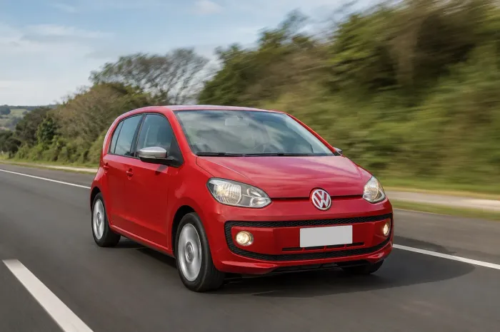 Volkswagen Up! Black/white/red I Motion 1.0 Flex 5P 2015