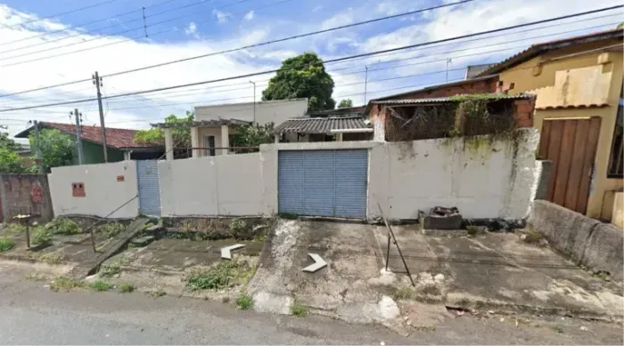 Casa/lote a venda no jardim novo mundo com 3 quartos e barracão no fundo com 2 quartos