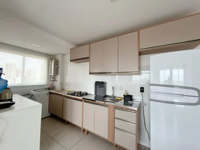 Apartamento de 03 dormitórios com suíte no centro de Torres.