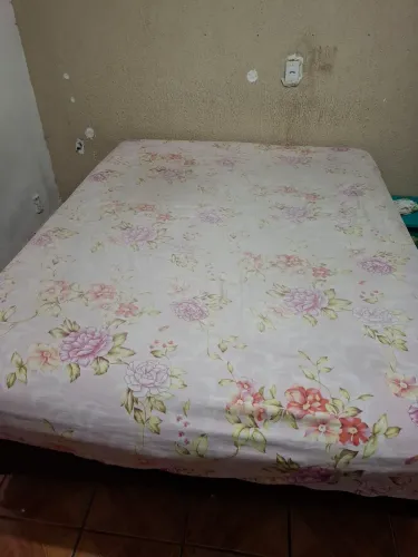 ? Cama Box Queen + Colchão (Espaçosa e Bipartida) URGENTE, VALOR NEGOCIÁVEL