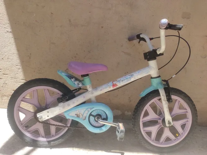 Bicicleta infantil menina