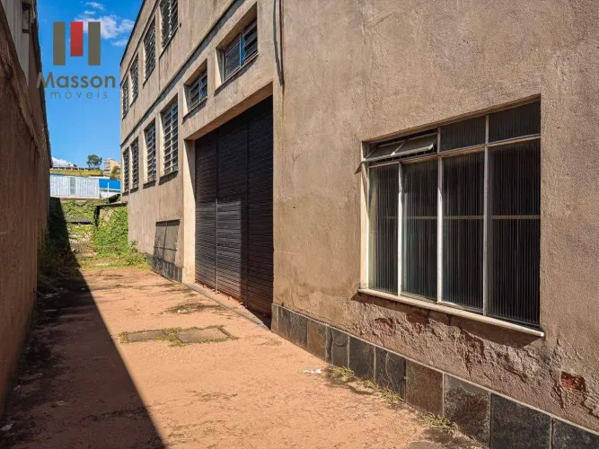 Galpão para alugar, 550 m² por R$ 10.721,57/mês - Poço Rico - Juiz de Fora/MG