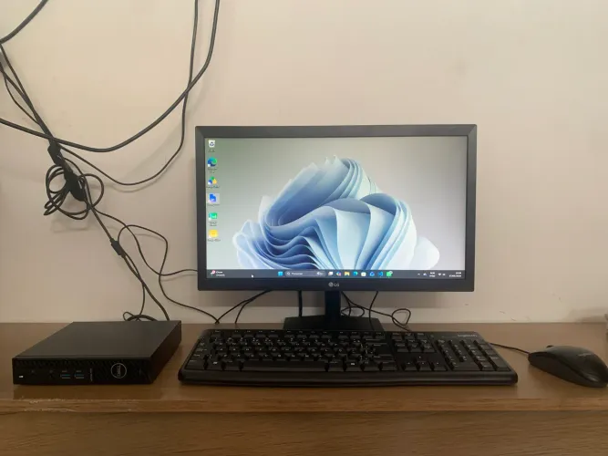 Dell OptiPlex 3000 Micro i3 12ª Geração (16GB RAM / Duplo SSD) + Monitor LG - Tudo Novo!