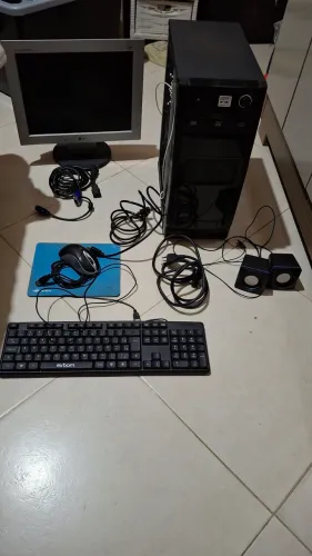 Computador intel i5 8 giga de ram ddr3 1 hd de tera windows 10