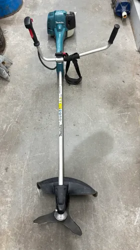 Roçadeira Makuta profissional 