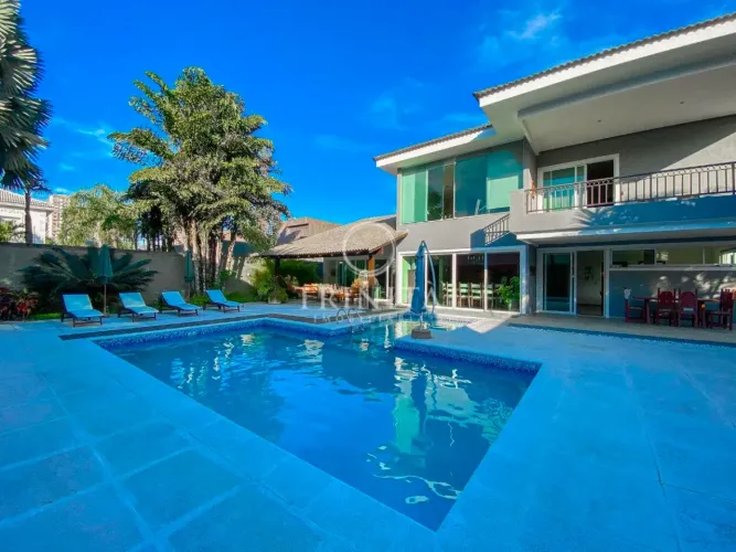 Barra da Tijuca | Casa de Condomínio 4 quartos, sendo 4 suites
