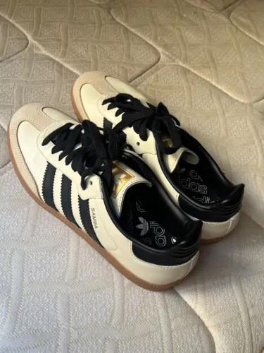 Tênis adidas samba