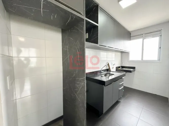 Apartamento para alugar em Maringá com 2 quartos, sacada com churrasqueira e piscina