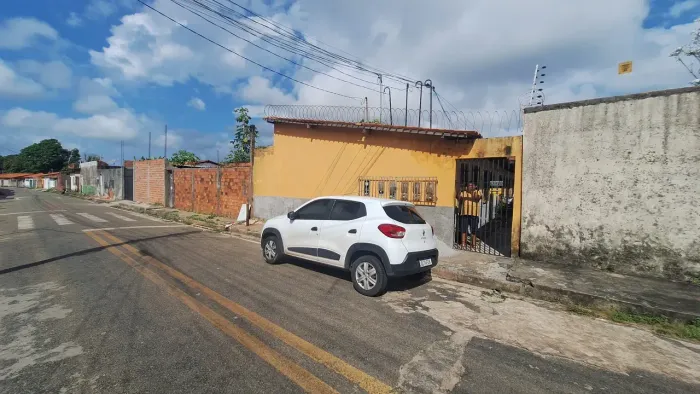 Alugo Kitnet Na Vila Janaina Em frente a UEB Monteiro Lobato