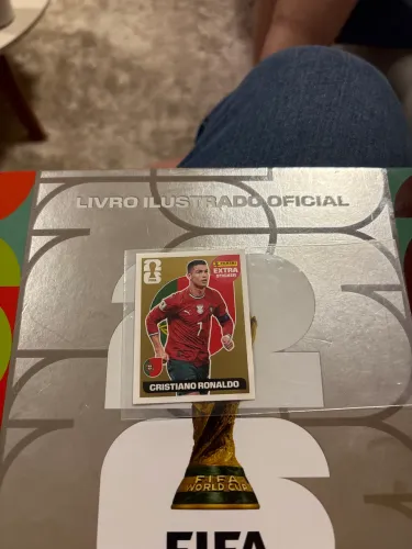 Cristiano Ronaldo legend ouro