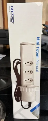 Mini totem de tomadas embutido da QTMOV (linha Pratik / manual) <br>R$ 130,00 <br>tenho 3