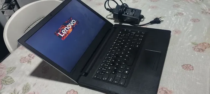 Notetbook Lenovo com SSD 128gb bateria boa já formatado