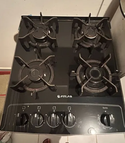 Fogão sem defeito com funcionando normal dos queimadores e do forno