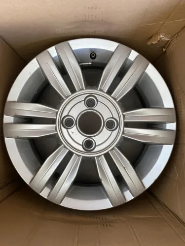 Vendo roda original Volkswagen Up Aro 14