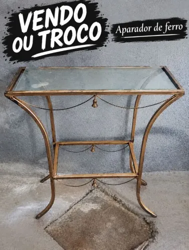 Aparador em ferro