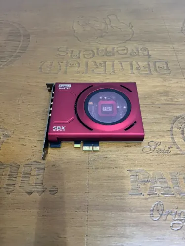 Placa de Som Interna Sound Blaster Z Se Creative