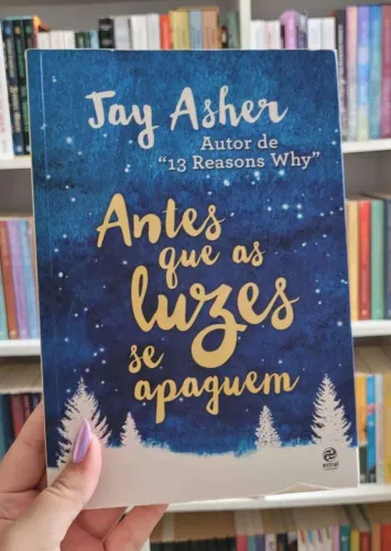 Livro Antes que as luzes se apaguem de Jay Asher
