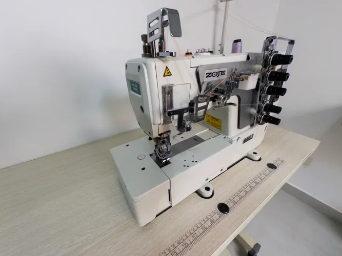 Galoneira Industrial Zoje C5000 Direct Drive - 3 Agulhas - Completa | Estado Excelente
