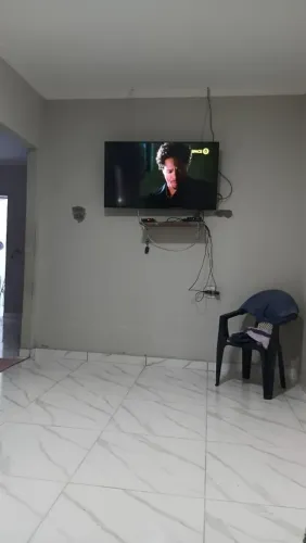 Vendo TV Samsung 55 Polegadas semi nova com Atena embutida