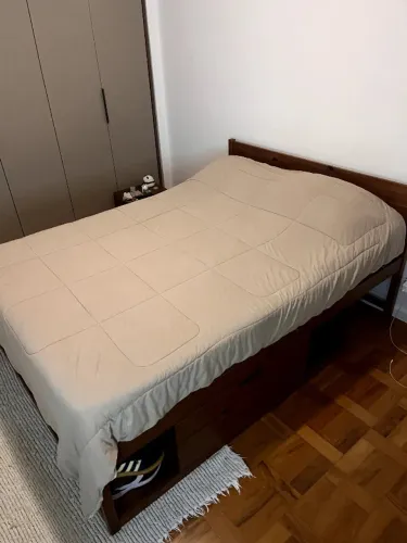 Cama casal madeira maciça com colchão
