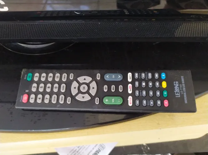 Tv AOC