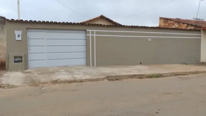 Vende-se casa em GOIANIRA