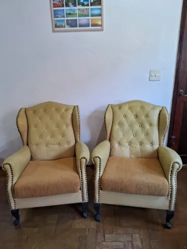 2 poltronas estilo antigo