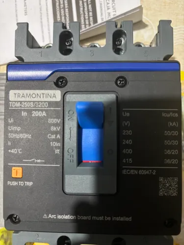 Disjuntor tri polar 200A
