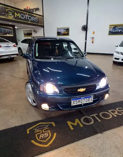 Chevrolet Corsa Sedan GLS 1.6 MPFI 4P 2000