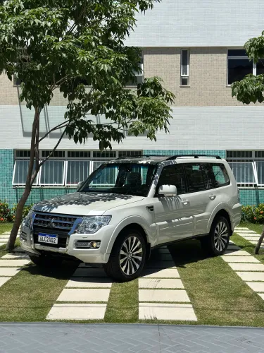 Mitsubishi Pajero HPE Full 3.2 4X4 T.i.dies. 5P AUT 2019