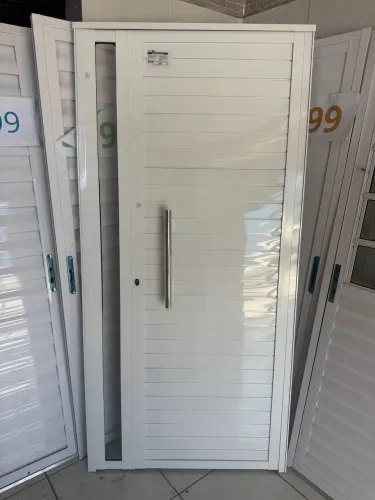 Porta de alumínio preta e branca de 1 metro