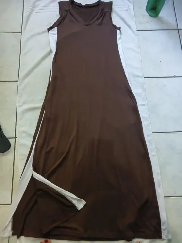 Vendo vestido no tecido Suede