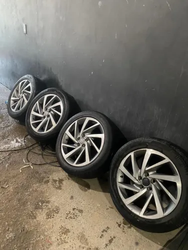 Rodas Originais Polo Highline 5x100 Aro 17 